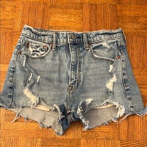 Abercrombie Fitch, the Mom short high-rise size 4